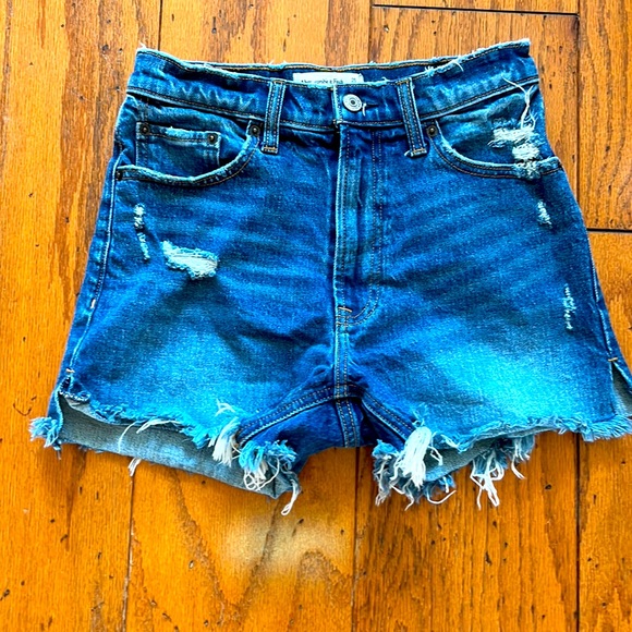 Abercrombie & Fitch Pants - Super cute! A&F size 0 denim shorts!